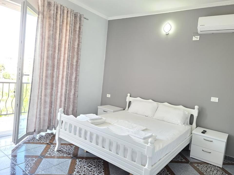 Hotel Fama Durres Bagian luar foto